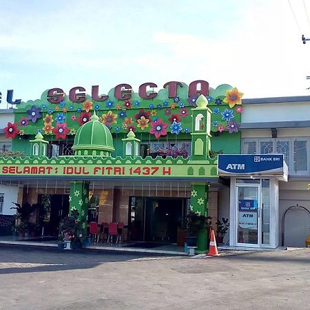 Hotel Selecta Batu  Esterno foto