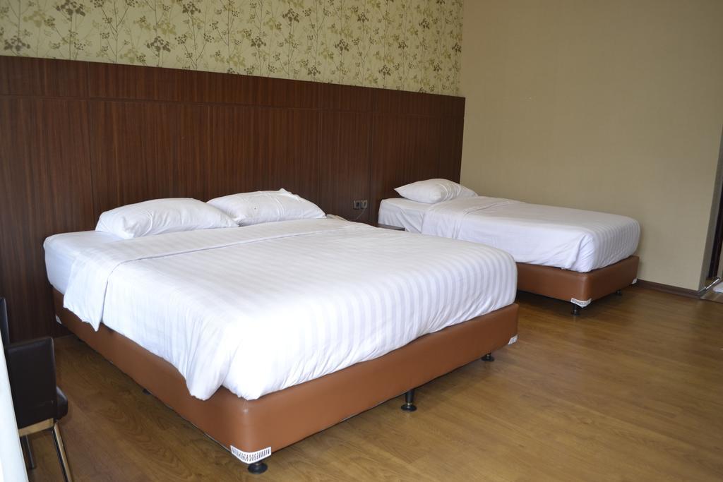 Hotel Selecta Batu  Esterno foto