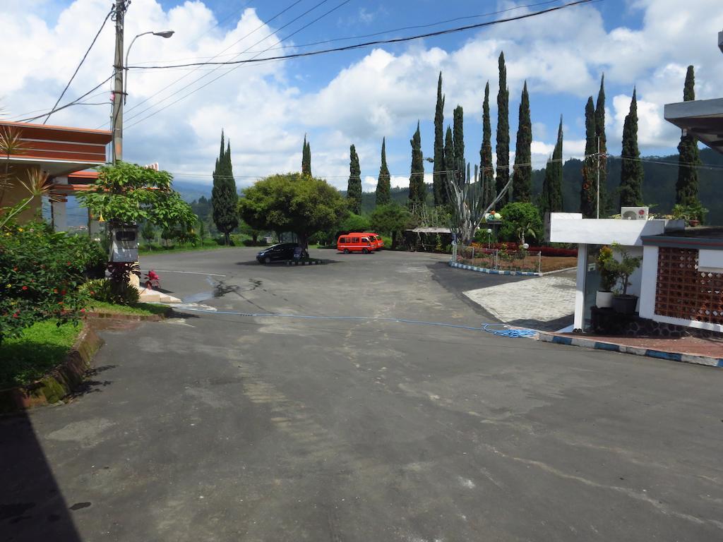 Hotel Selecta Batu  Esterno foto