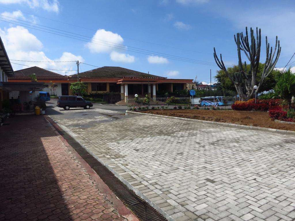 Hotel Selecta Batu  Esterno foto