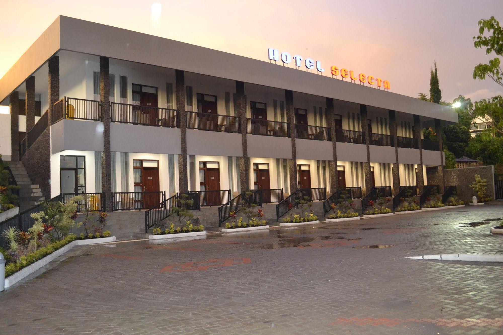 Hotel Selecta Batu  Esterno foto