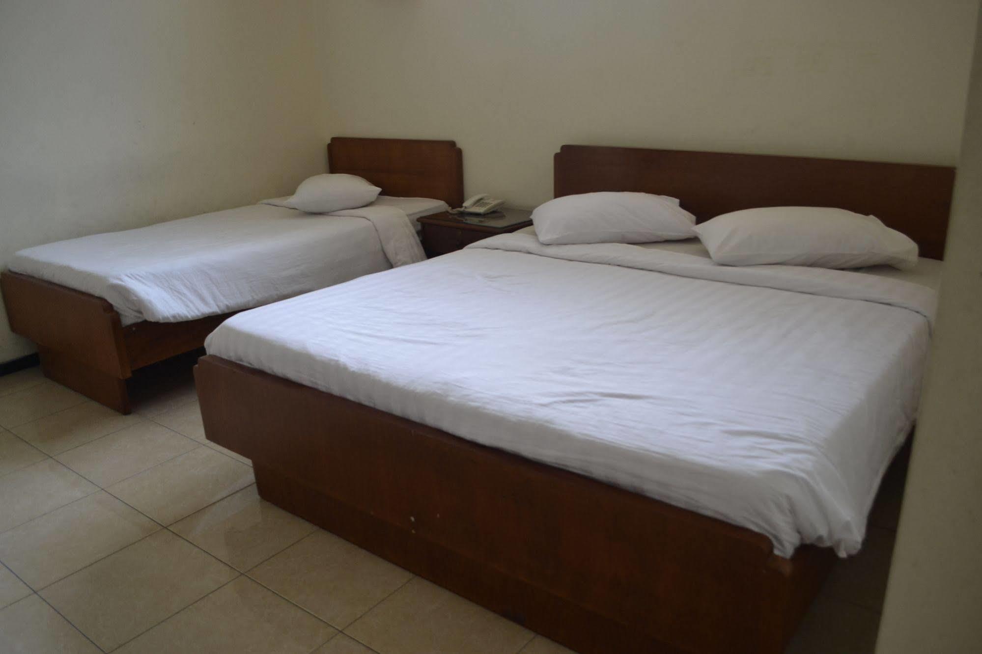 Hotel Selecta Batu  Esterno foto