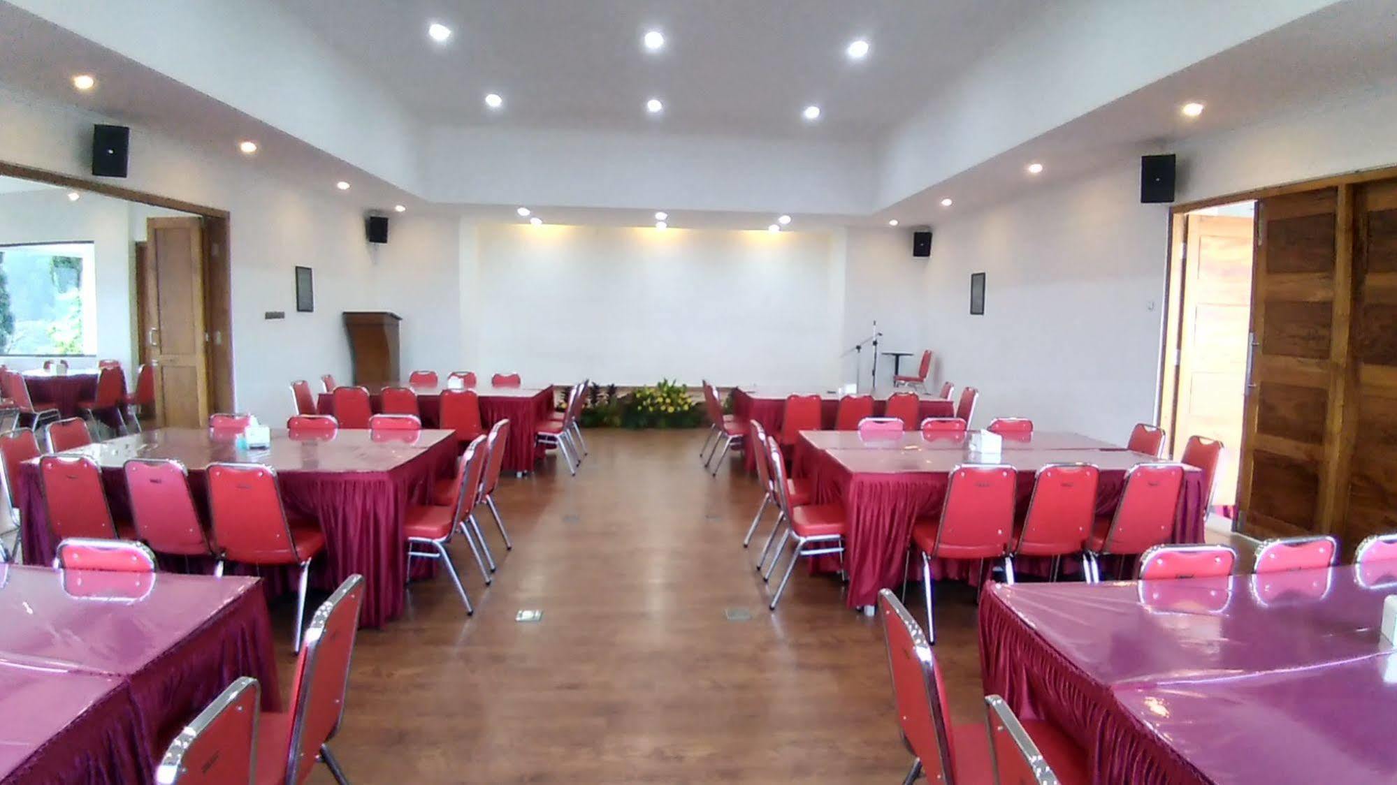 Hotel Selecta Batu  Esterno foto