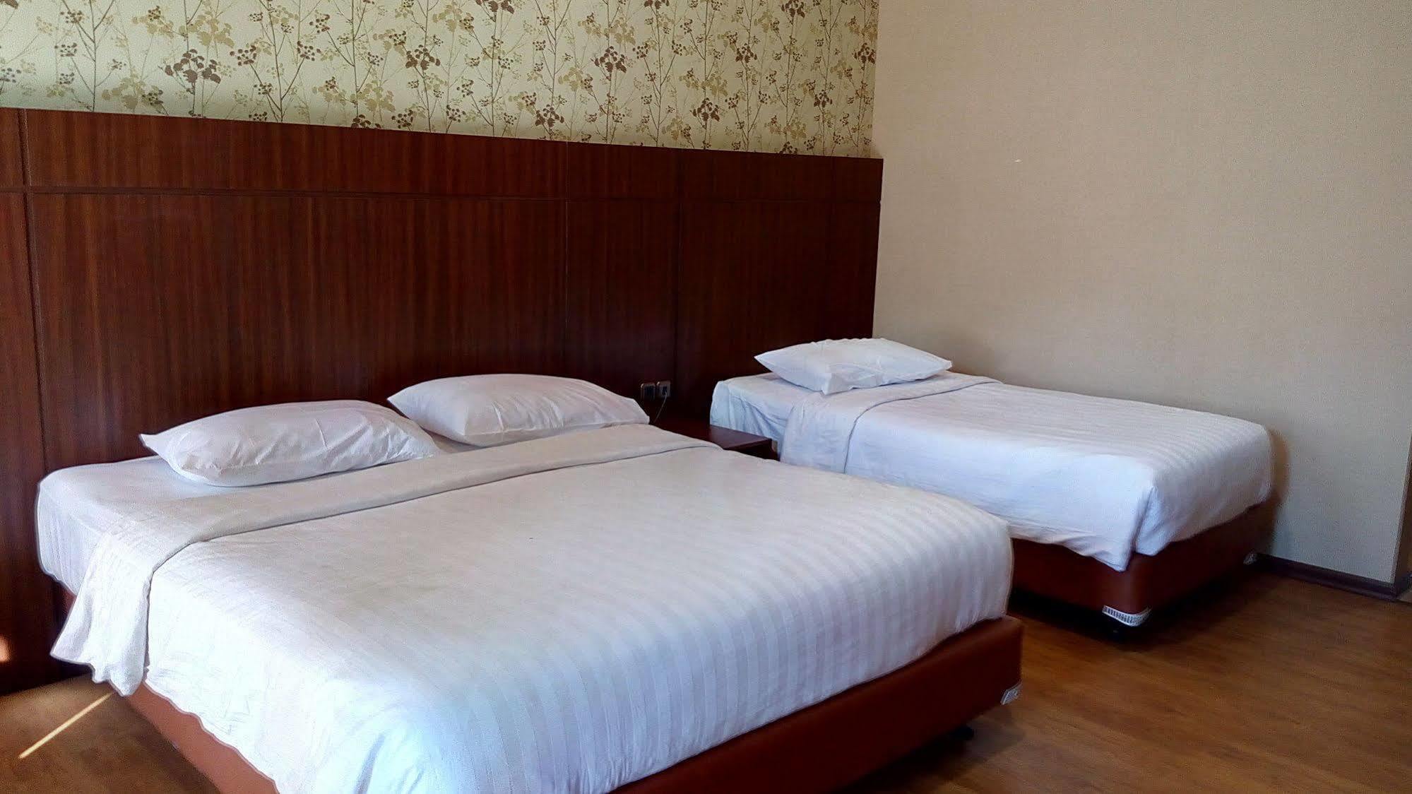 Hotel Selecta Batu  Esterno foto